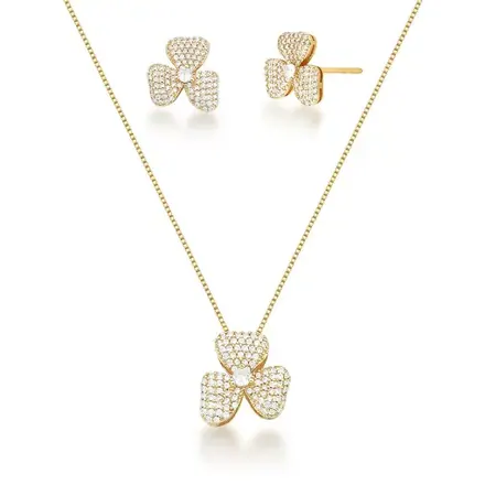 Conjunto Brinco e Colar com Pingente Trevo Banhado a Ouro